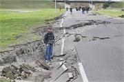 (C) Chris Daniels Earthquake 14